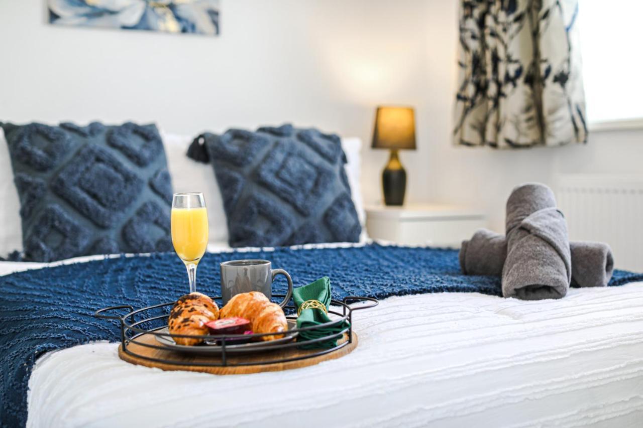 Wolverhampton - Amazing 3 Bedroom, Sleeps 6, Wi-Fi - Jrr Stays Exterior photo