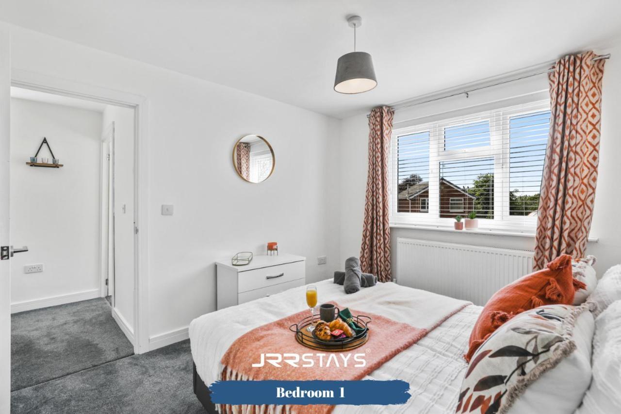 Wolverhampton - Amazing 3 Bedroom, Sleeps 6, Wi-Fi - Jrr Stays Exterior photo