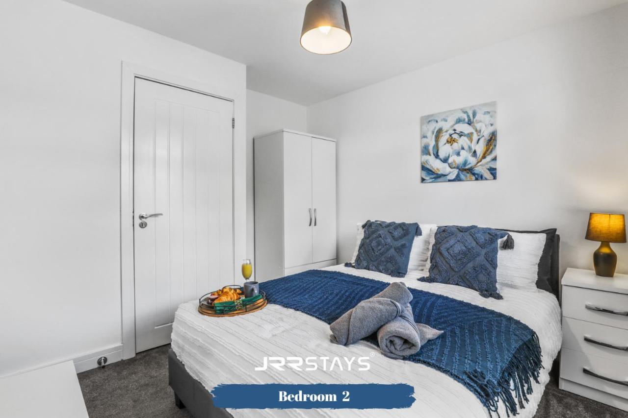 Wolverhampton - Amazing 3 Bedroom, Sleeps 6, Wi-Fi - Jrr Stays Exterior photo