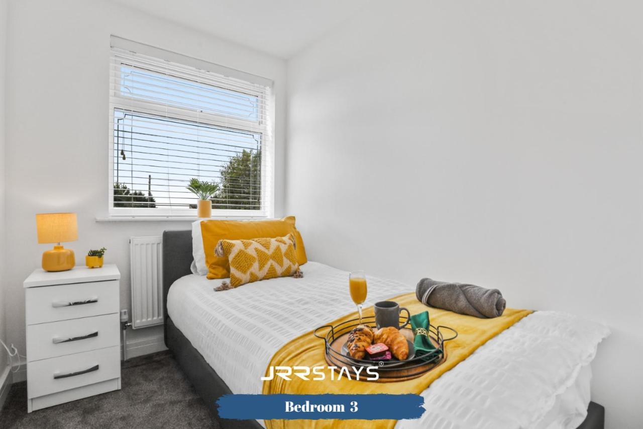 Wolverhampton - Amazing 3 Bedroom, Sleeps 6, Wi-Fi - Jrr Stays Exterior photo