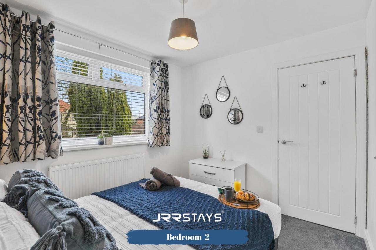 Wolverhampton - Amazing 3 Bedroom, Sleeps 6, Wi-Fi - Jrr Stays Exterior photo