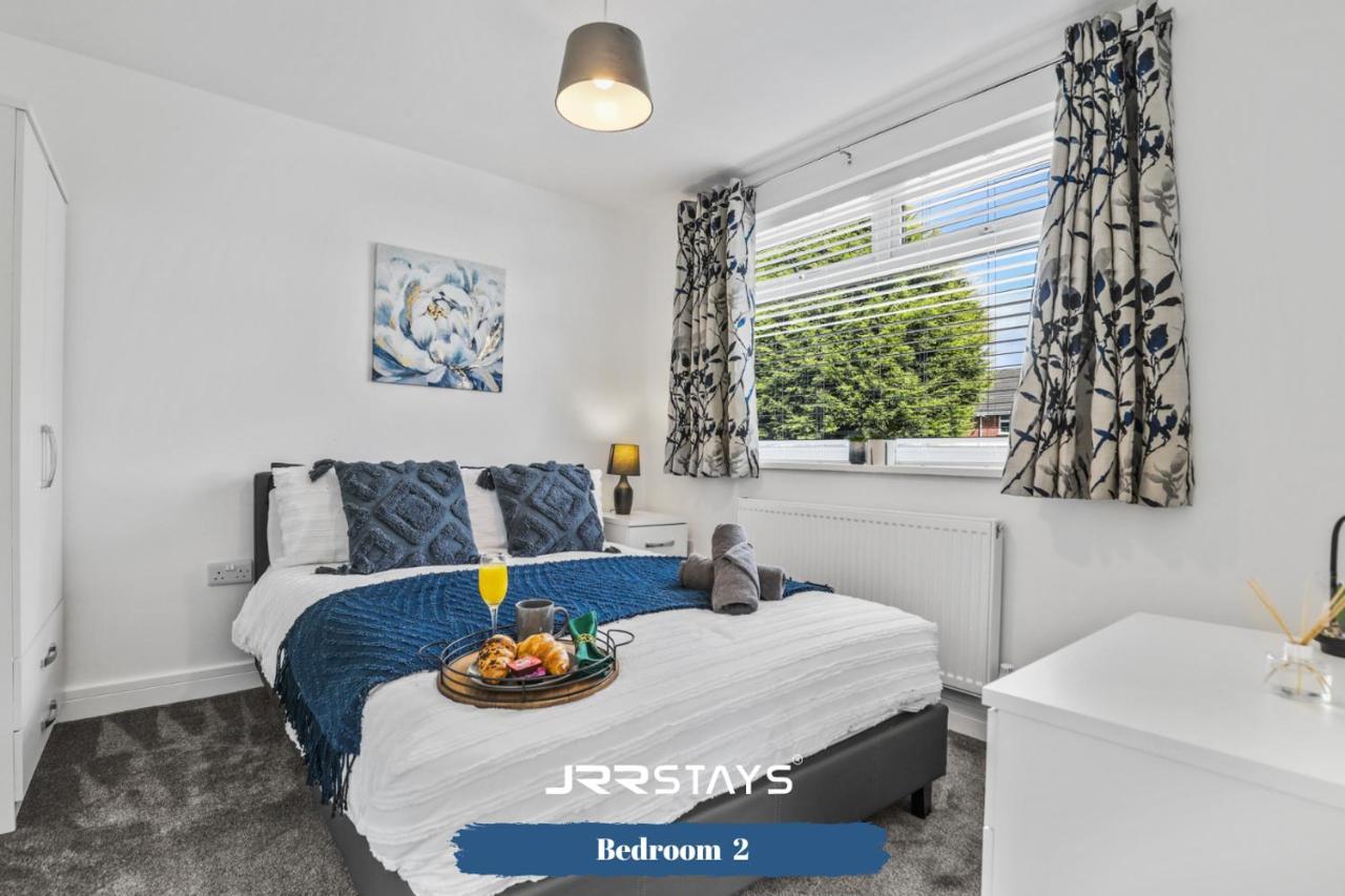 Wolverhampton - Amazing 3 Bedroom, Sleeps 6, Wi-Fi - Jrr Stays Exterior photo